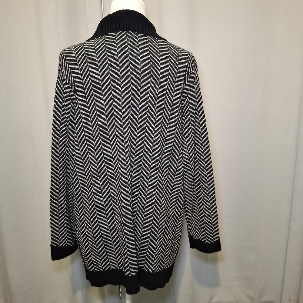 Talbots L Black White Chevron Pattern Collared Zi… - image 5